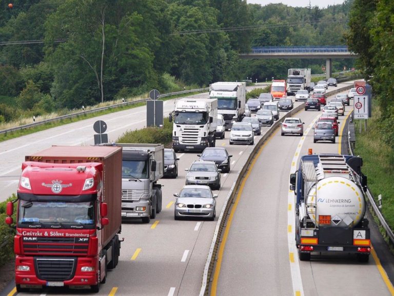 Czy zawsze wiesz gdzie są należące do ciebie ciężarówki?